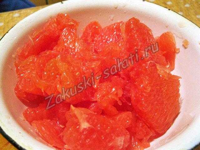 Чистим грейпфрут для фруктового салата