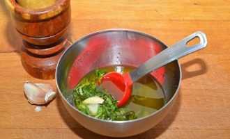 Классический салат Нисуаз с тунцом, картофелем и свежим огурчиком